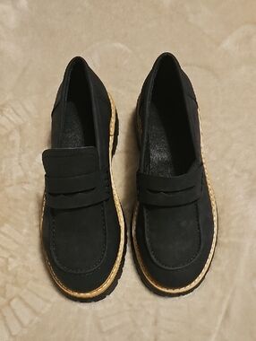 NWOT Black Women's Faux Suede Lug Sole Loafers
